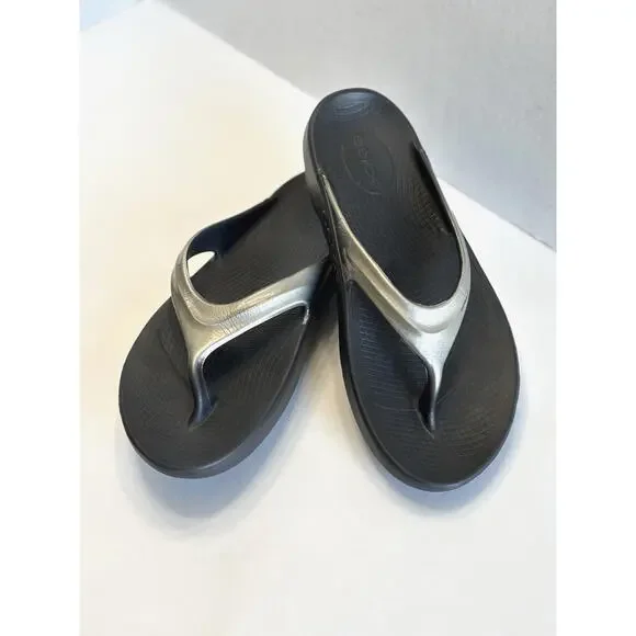 OOFOS OoLaLa LUX Women’s Black Metallic Thong Recovery Flip Flop Sandals US 10 - Picture 3 of 9
